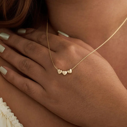 Collana personalizzata con iniziale e ciondolo a forma di cuore