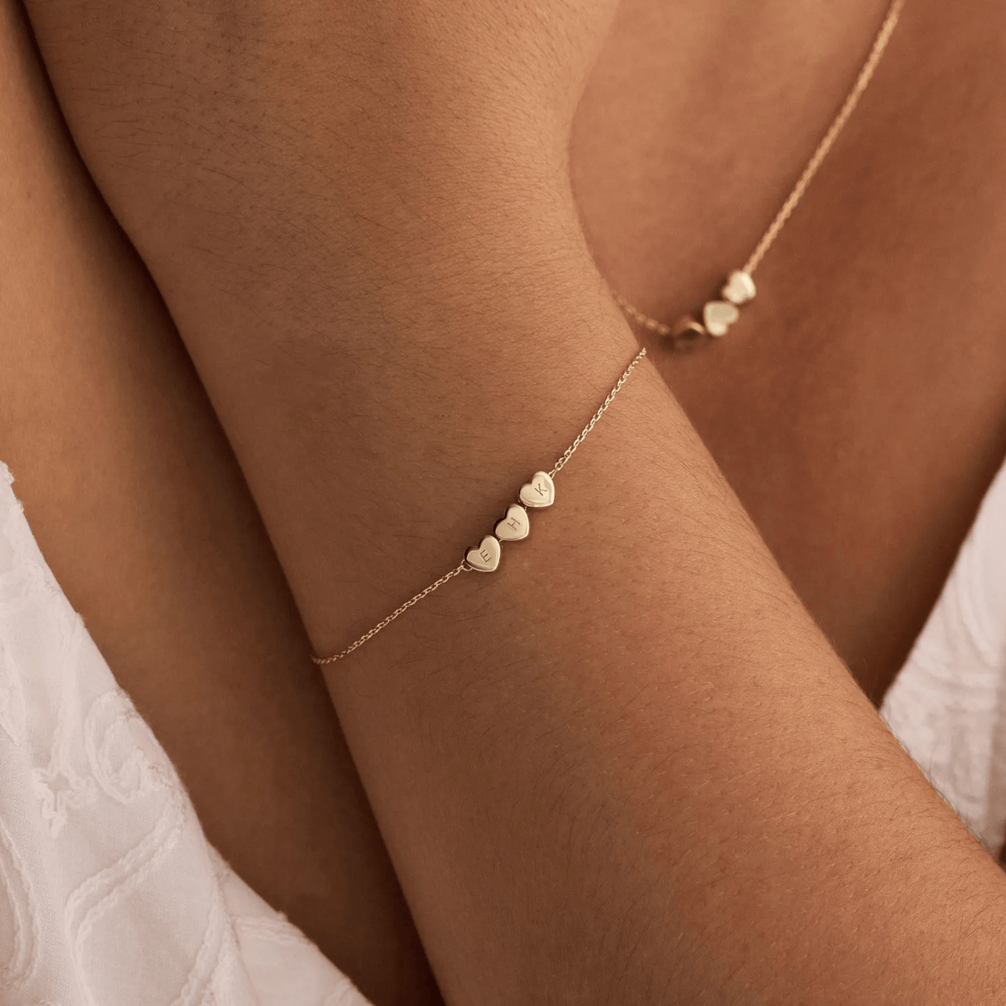 Bracciale personalizzato con iniziale e ciondolo a forma di cuore